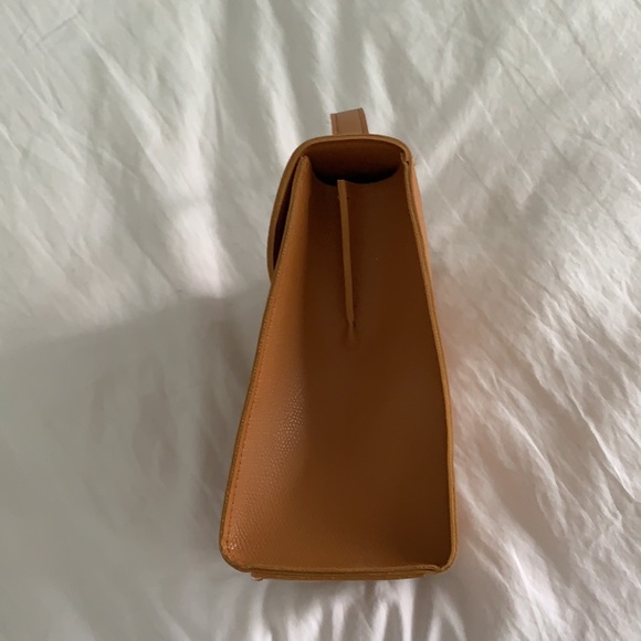 Caramel vegan leather handbag - Picture 3 of 4